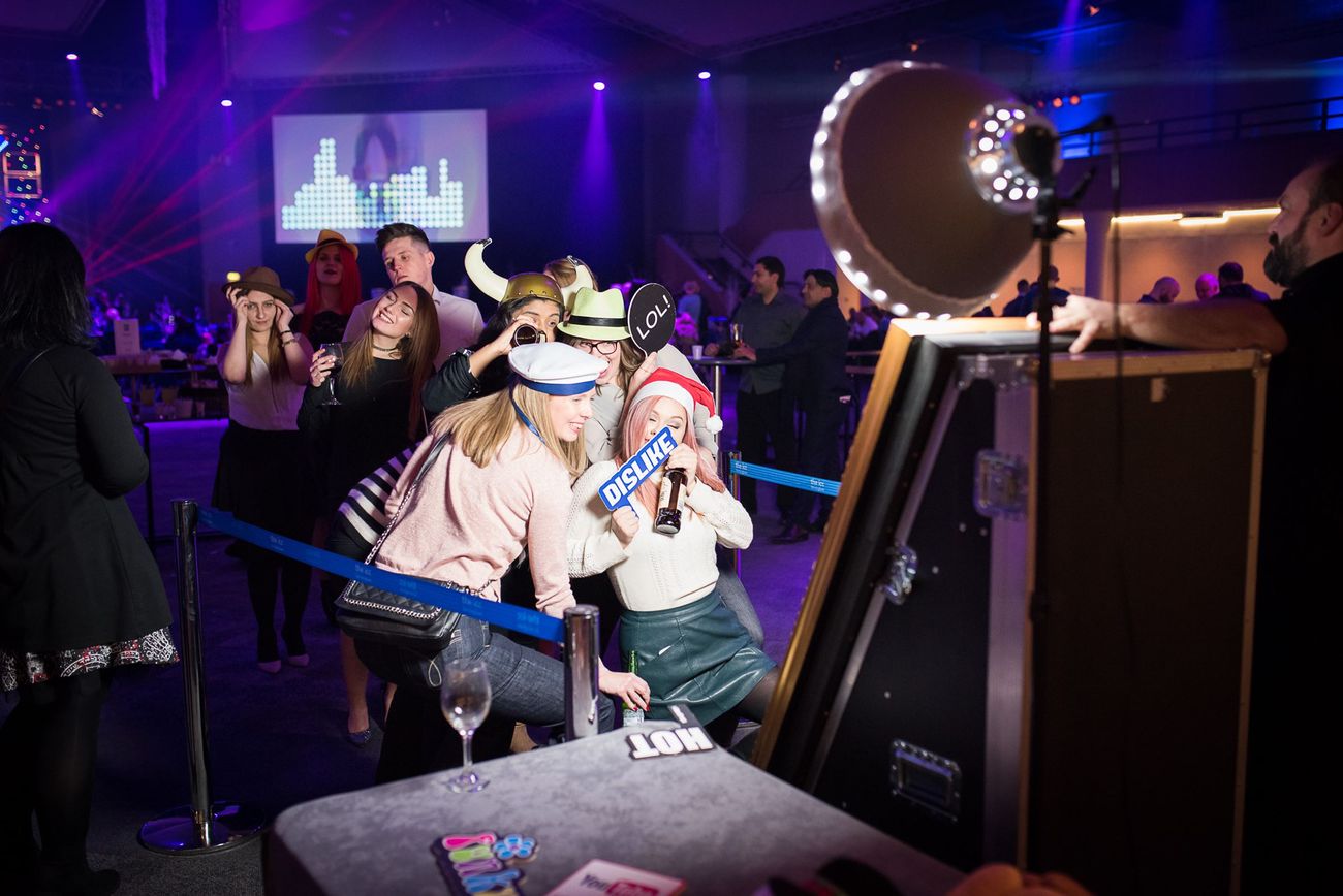 Photo
Booths & Magic Mirrors